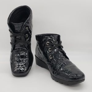 Josef Seibel Briana Black Leather Crocodile Print